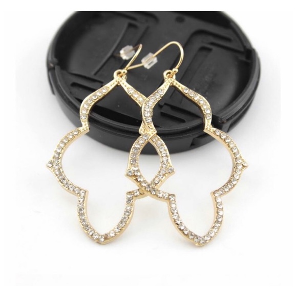 NEW πΈπ Rhinestone Quatrefoil Gold Drop Earring - Picture 1 of 4